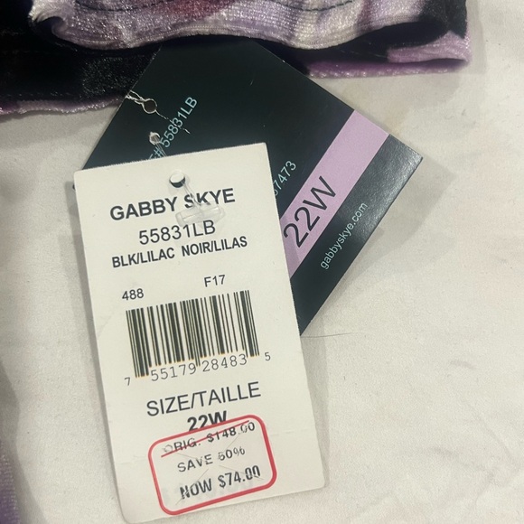 Velvet floral dress with bell sleeve - Picture 5 of 6